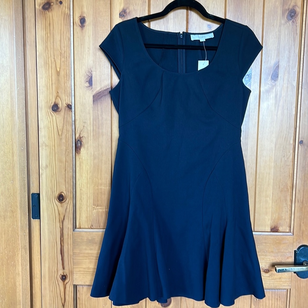 NWT loft navy cap sleeve dress, 6P